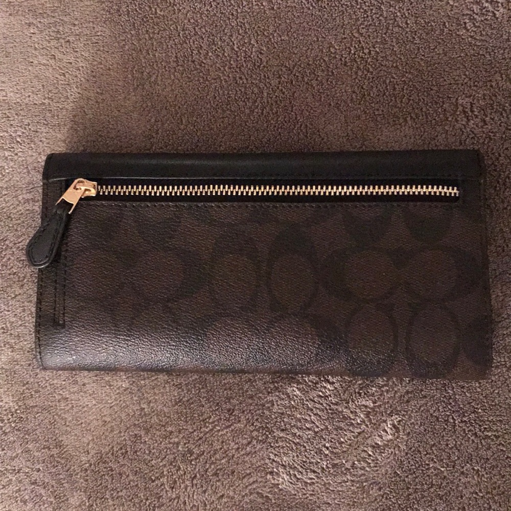Classic Coach Wallet - Picture 2 of 5